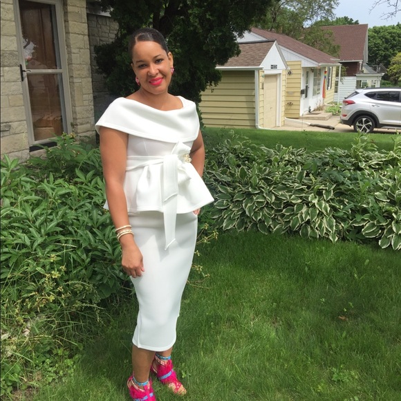 Meet your Posher, Antoinette - Picture 2 of 3